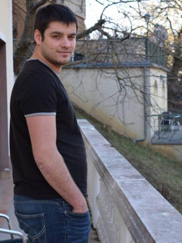 Attila, 33 éves komáromi társkereső férfi profil fotója