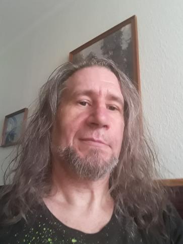 Szilárd, 51 éves veszprémi társkereső férfi profil fotója