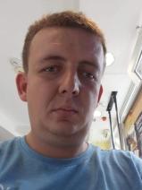 Sziasztok! Roland vagyok. Fiatal ádándi párkereső lányokkal chatelnék.