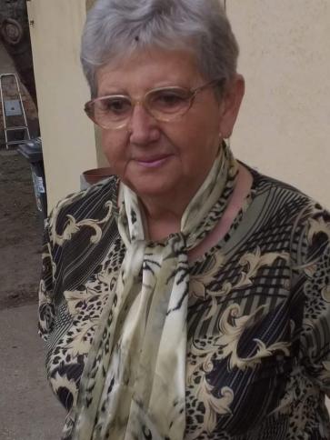 Júlia, 79 éves orosházi társkereső nő profil fotója