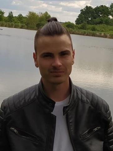 Tamás, 28 éves perkátai társkereső férfi profil fotója