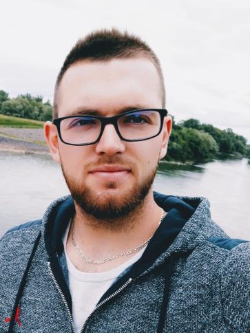 Alex, 28 éves kiskunfélegyházi társkereső férfi profil fotója Alex, 28 éves kiskunfélegyházi társkereső férfi profil fotója