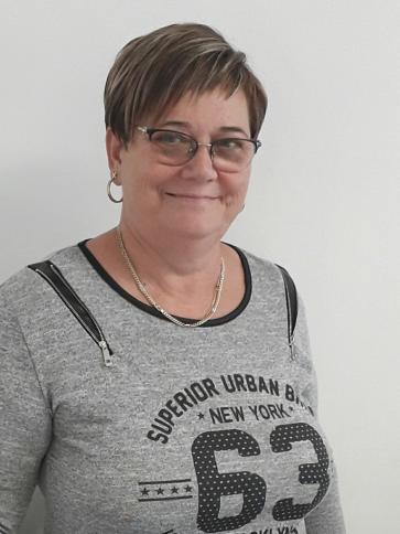 Márta, 66 éves miskolci társkereső nő profil fotója Márta, 66 éves miskolci társkereső nő profil fotója