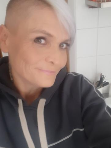 Andrea, 53 éves táti társkereső nő profil fotója