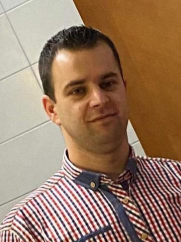 Gábor, 37 éves sárkeresztúri társkereső férfi profil fotója