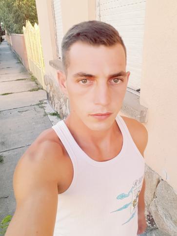 Péter, 28 éves dunaharaszti társkereső férfi profil fotója