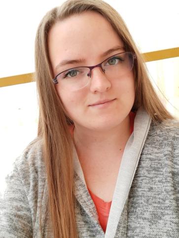 Beáta, 27 éves taksonyi társkereső nő profil fotója