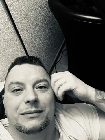 Gábor, 41 éves ausztriai társkereső férfi profil fotója