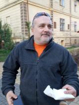 Sziasztok! Gyula vagyok. Diplomás keszthelyi társkereső nőket keresek ismerkedési célból.