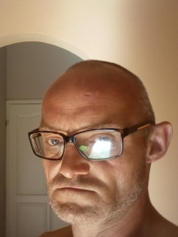Peti, 49 éves fertőszentmiklósi társkereső férfi profil fotója