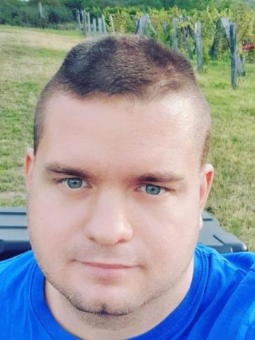 Zoli, 39 éves velencei társkereső férfi profil fotója
