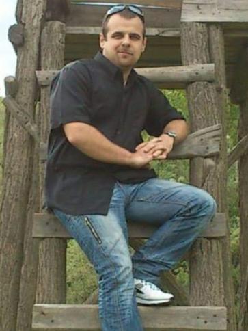 Tibor, 38 éves csikvándi társkereső férfi profil fotója