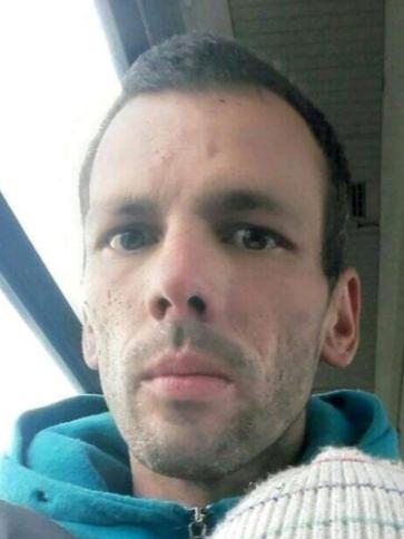 Péter, 37 éves káptalanfai társkereső férfi profil fotója