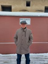 Sziasztok! Sándor vagyok. Diplomás kiskunhalasi társkereső nőket keresek ismerkedési célból.