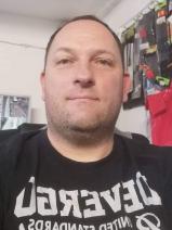 Sziasztok! László vagyok. Komoly bakonycsernyei párkereső nők jelentkezését várom.