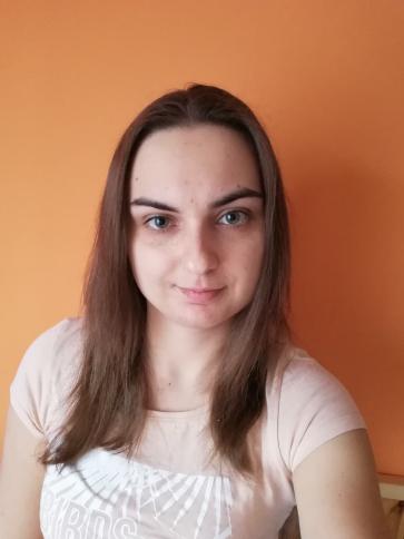 Szabina, 28 éves tabajdi társkereső nő profil fotója