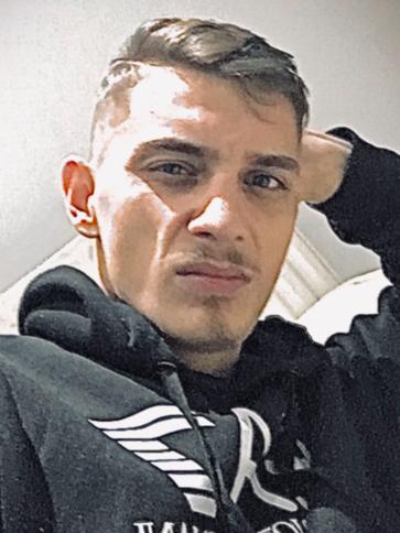Zsolt, 28 éves Nagy Britannia kerületi társkereső férfi profil fotója