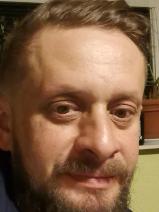 Sziasztok! István vagyok. Diplomás lenti társkereső nőket keresek ismerkedési célból.