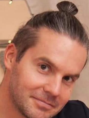 Miklós, 46 éves vácszentlászlói társkereső férfi profil fotója