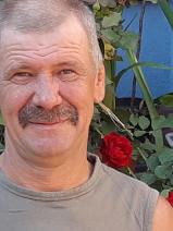 Sziasztok! József vagyok. Komoly perenyei párkereső nők jelentkezését várom.