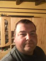 Sziasztok! Péter vagyok. Komoly szakályi párkereső nők jelentkezését várom.