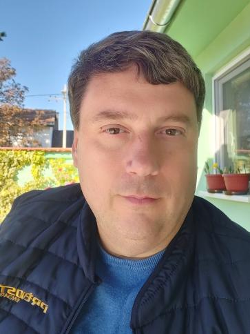 László, 46 éves szerbiai társkereső férfi profil fotója László, 46 éves szerbiai társkereső férfi profil fotója