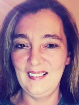 Sziasztok! Andrea vagyok. Diplomás pápai párkereső férfiakat keresek randizni.