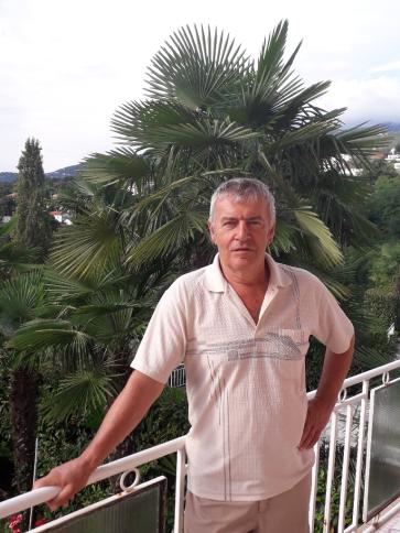 Jenő, 70 éves szigetszentmiklósi társkereső férfi profil fotója
