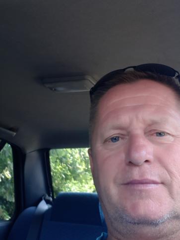 Tamás, 58 éves bősárkányi társkereső férfi profil fotója