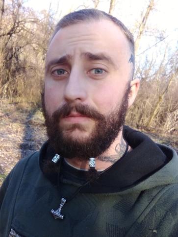 Lajos, 26 éves kisari társkereső férfi profil fotója