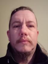 Sziasztok! Péter vagyok. Komoly nagyvázsonyi párkereső nők jelentkezését várom.