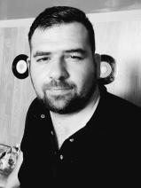 Sándor profilképe