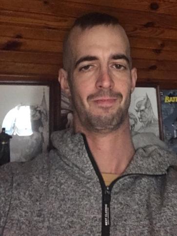 Attila, 35 éves fegyverneki társkereső férfi profil fotója