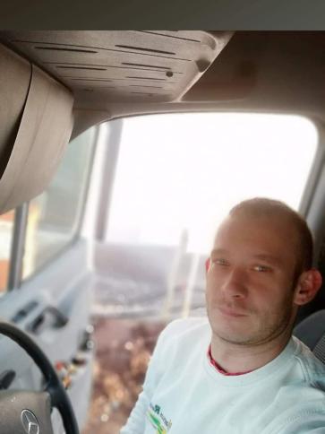 Csaba, 41 éves gödi társkereső férfi profil fotója