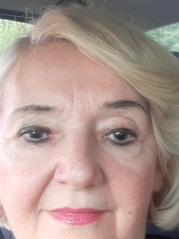 Éva, 74 éves miskolci társkereső nő profil fotója