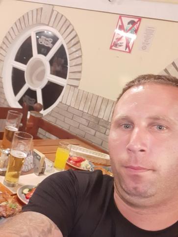 Zoli, 35 éves eleki társkereső férfi profil fotója