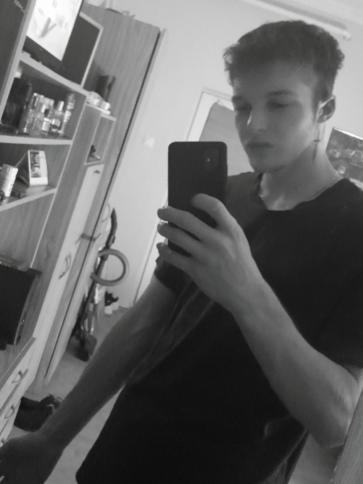 Roland, 23 éves isaszegi társkereső férfi profil fotója