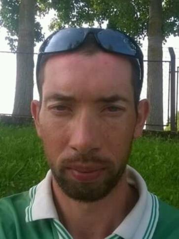 Adam, 35 éves cigándi társkereső férfi profil fotója