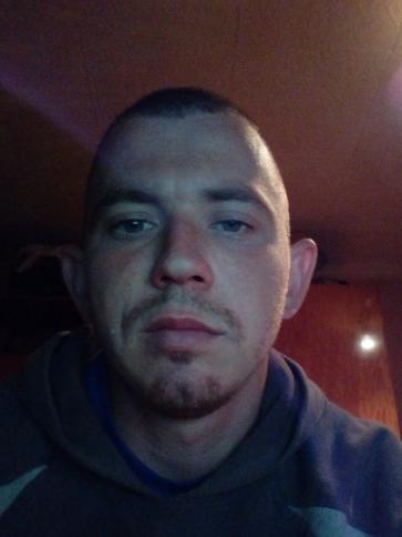 László, 33 éves ajaki társkereső férfi profil fotója