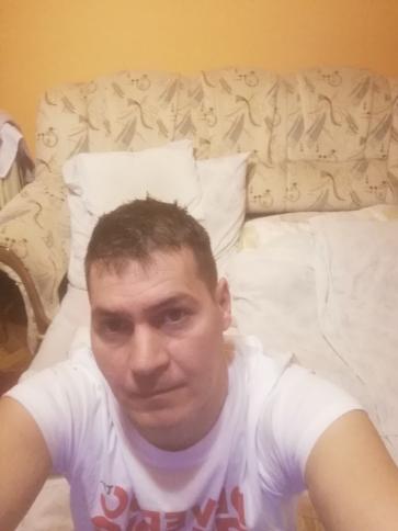 Csabi, 42 éves szombathelyi társkereső férfi profil fotója