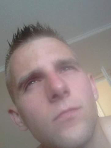 Dávid, 34 éves kartali társkereső férfi profil fotója