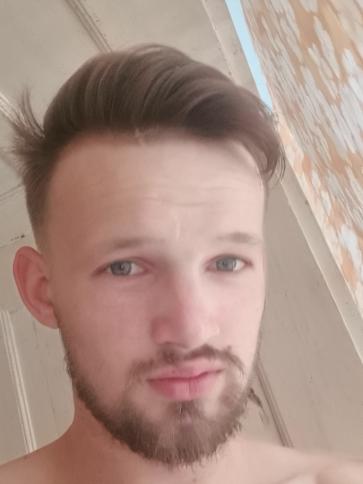 Imre, 24 éves baksi társkereső férfi profil fotója