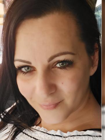 Tímea, 40 éves tököli társkereső nő profil fotója Tímea, 40 éves tököli társkereső nő profil fotója