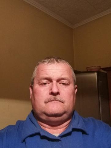 László, 56 éves balatonföldvári társkereső férfi profil fotója