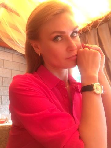 Helga, 35 éves Budapest I. kerületi társkereső nő profil fotója Helga, 35 éves Budapest I. kerületi társkereső nő profil fotója