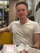 Sziasztok! Roland vagyok. Komoly bátorligeti párkereső nők jelentkezését várom.