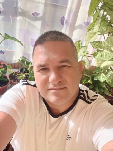 Laszlo, 48 éves mátészalkai társkereső férfi profil fotója