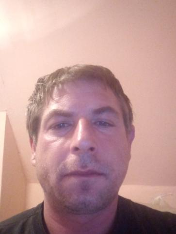 Sandor, 39 éves kővágószőlősi társkereső férfi profil fotója