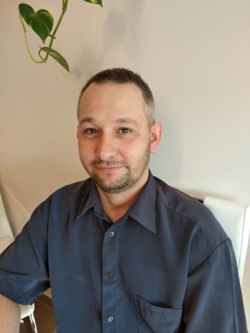 Levente, 45 éves kecskeméti társkereső férfi profil fotója