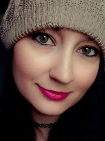 Klaudia, 36 éves komlói társkereső nő profil fotója